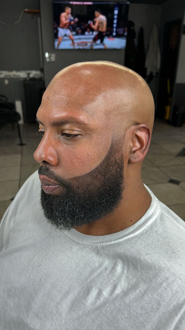 Beard Line Up at Custom Fades barbershop